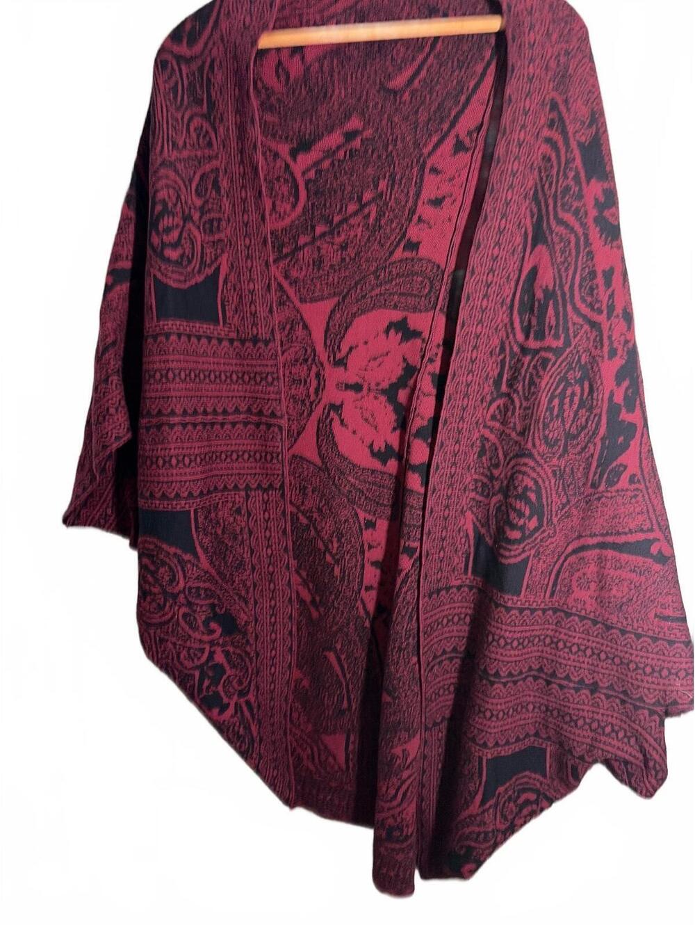 Romeo & Juliet Bohemian Style Red and Black Patterned Sweater Small